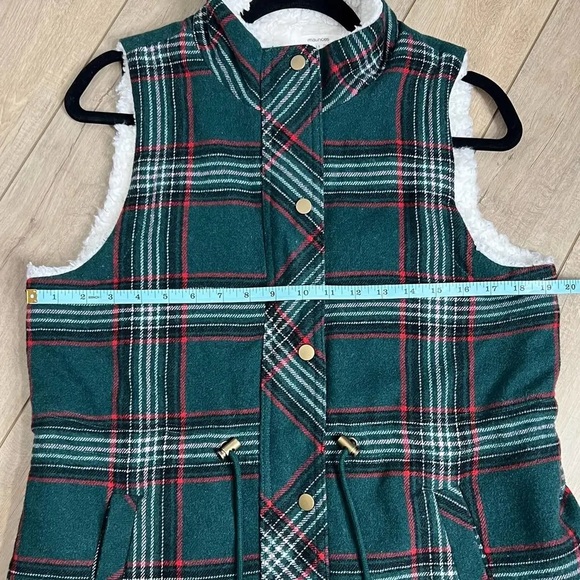 NWT Maurices Medium Green Plaid Sherpa Lined Cinch Waist Sleeveless Vest - Picture 3 of 8